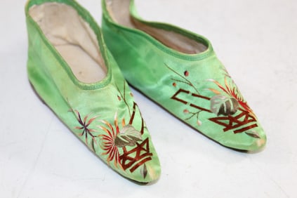 Pair of Chinese Lady's Silk Embroidery Shoes