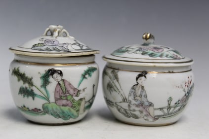 Two Chinese Famille Rose Porcelain Covered Small Jars