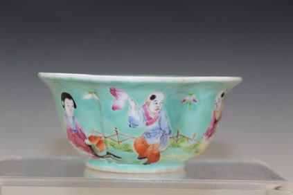 Chinese Turquoise Glazed Famille Rose Porcelain Bowl
