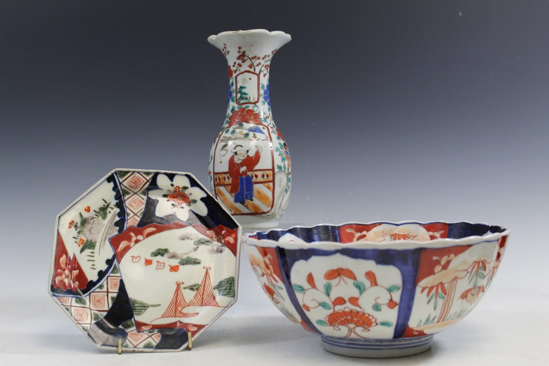 Three Japanese Imari Porcelain Items (1 of 9)