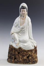 Chinese Famille Rose Porcelain Guanyin Statue