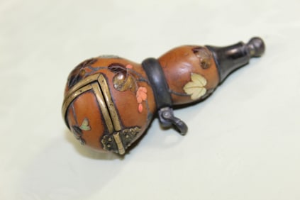 Japanese Double Gourd Travel Ink Box with MOP and Red Coral Inlay Decorations.