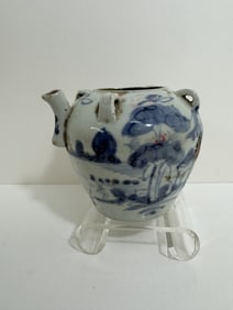 Chinese blue and white oil wine jug