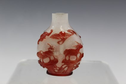 Chinese Red Overlay Glass Snuff Bottle