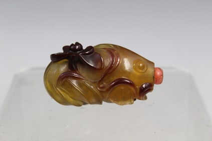 Chinese Carved Agate Fish Snuff Bottle