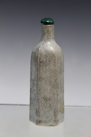 Chinese Crackle Glaze Porcelain Snuff Bottle