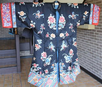 Chinese Silk Embroidery Lady's Robe