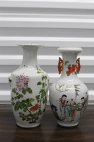 Two Chinese Famille Rose Porcelain Vases