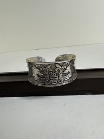 Chinese silver bracelet with mark