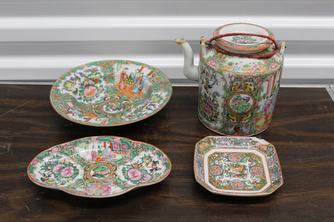 Group of Four Chinese Rose Medallion Porcelain Items (1 of 9)