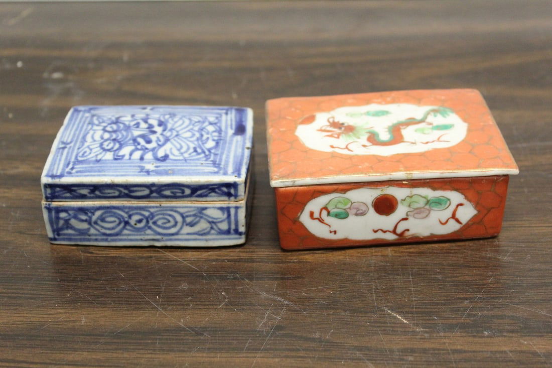 Two Chinese Porcelain Boxes (1 of 6)