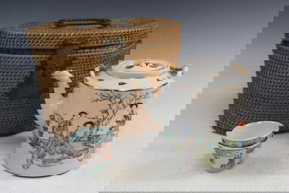 Chinese Famille Rose Porcelain Teapot and Cups
