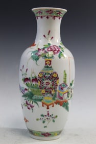 Chinese Famille Rose Porcelain Vase