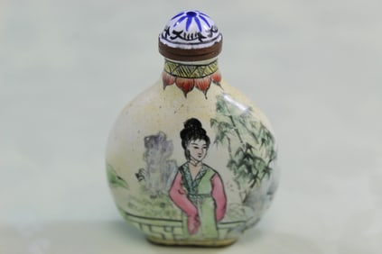 Chinese Enamel Snuff Bottle