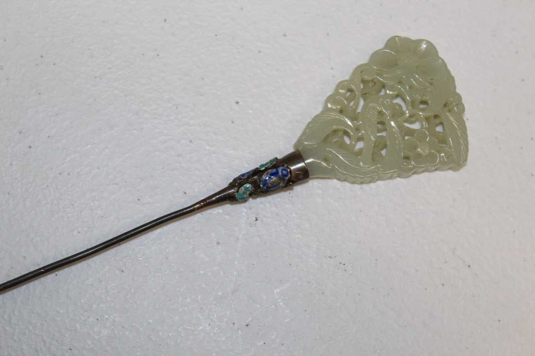 Chinese Silver and Carved Jade Hair Pin.: Chinese Silver and Carved Jade Hair Pin.. Total length 18 cm. Jade length 5 cm.