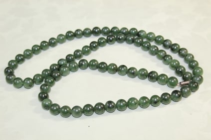 Chinese Spinach Jade Beads Necklace