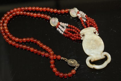Carnelian Beads Necklace with Chinese Carved Jade Buckler Pendant
