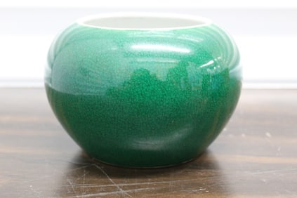 Chinese Apple Green Porcelain Jar