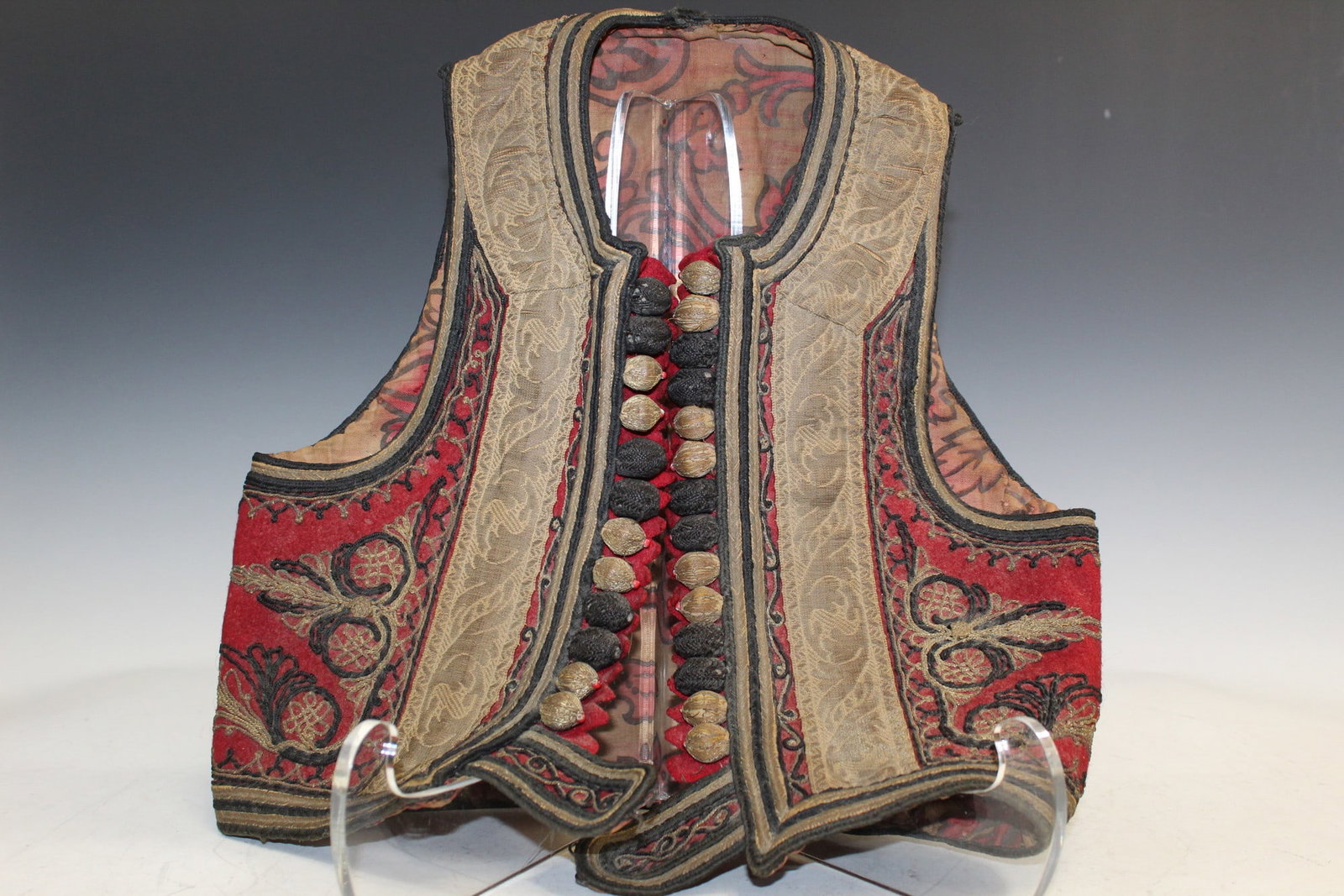 Antique Vest: Antique Vest. H 35 cm.