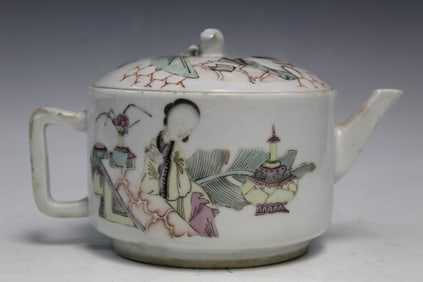 Chinese Famille Rose Porcelain Teapot