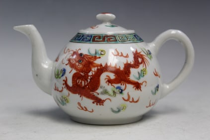 Chinese Famille Rose Porcelain Teapot