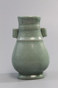 Chinese Celadon Crackle Glazed Porcelain Vase