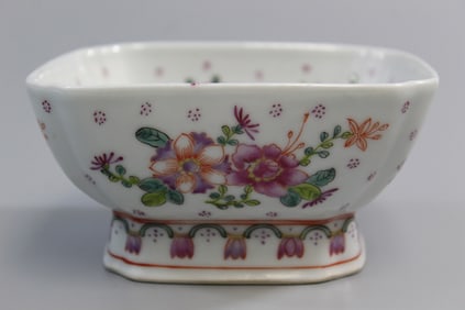 Chinese Famille Rose Porcelain Square Bowl