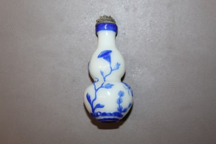 Chinese Blue Peking Glass Snuff Bottle
