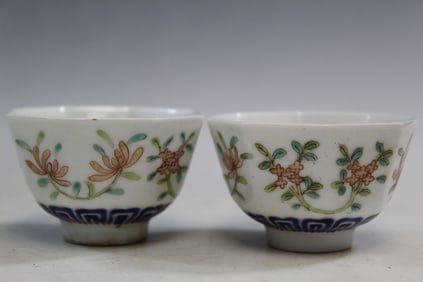 Pair of Chinse Famille Rose Porcelain Wine Cups