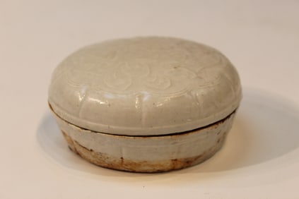 Chinese Song Dynasty Porcelain Makeup Box