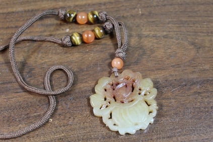 Chinese necklace with jade pendant