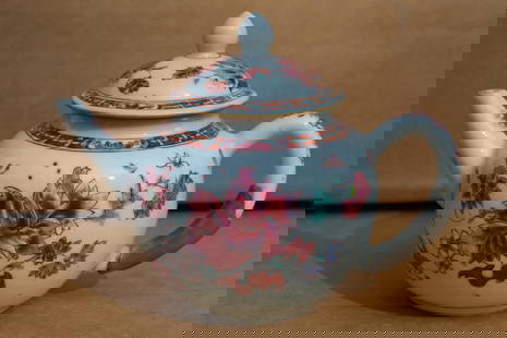 Chinese Export Famille Rose Porcelain Teapot: Chinese Export Famille Rose Porcelain Teapot. Length 6.5". H 4".