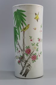 Chinese famille rose porcelain hat vase