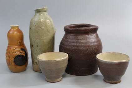 Group of Japanese pottery pieces
