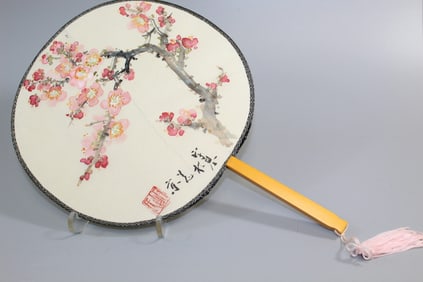 Antique Chinese silk fan