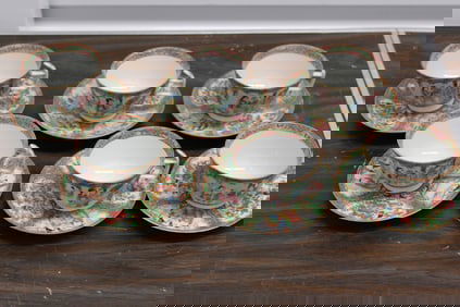 Six set of Chinese rose medallion porcelain teacups and dishes