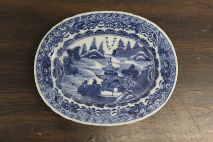 Chinese export blue and white porcelain plate