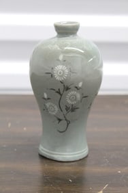 Korean celadon porcelain vase