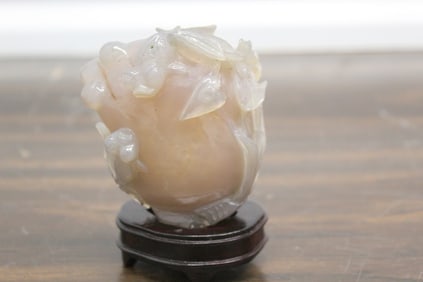 Chinese carved agate figure