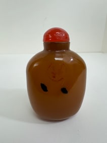 Agate snuff bottle