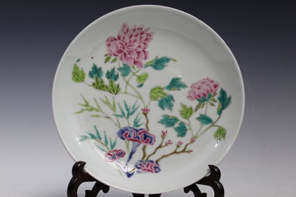 Chinese Famille Rose Ruby-back Porcelain Dish