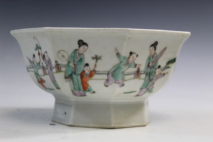 Chinese Famille Rose Porcelain Bowl