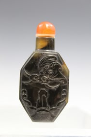 Chinese Carved Agate Snuff Bottle