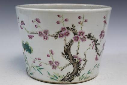 Chinese Famille Rose Porcelain Planter