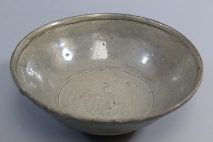 Chinese Yue Ware Celadon Bowl