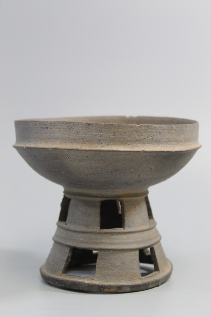 Korean Pottery Food Vessel (1 of 8)