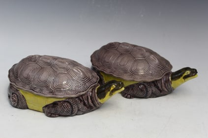 Pair of Chinese Export Sancai Porcelain Turtle Boxes.