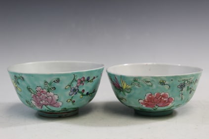 Pair of Chinese Famille Rose Porcelain Bowls
