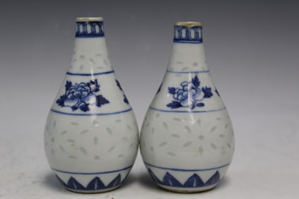 Pair of Chinese Blue and White Porcelain Vases