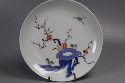Japanese Kakiemon Style Porcelain Dish